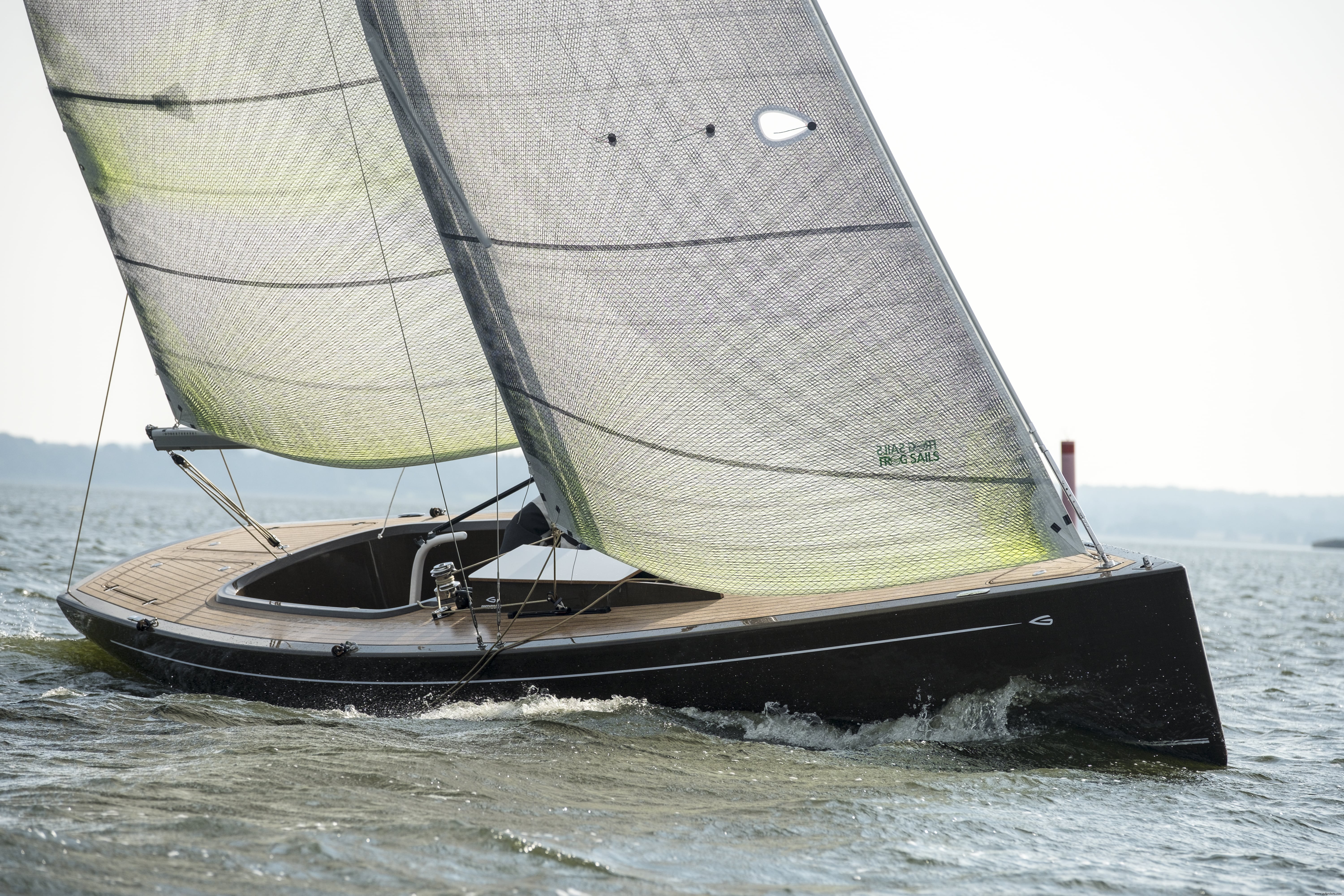Sicomin’s GreenPoxy Resins Propel GREENBOATS’ Flax-Fiber Reinforced 27-Day Sailboat