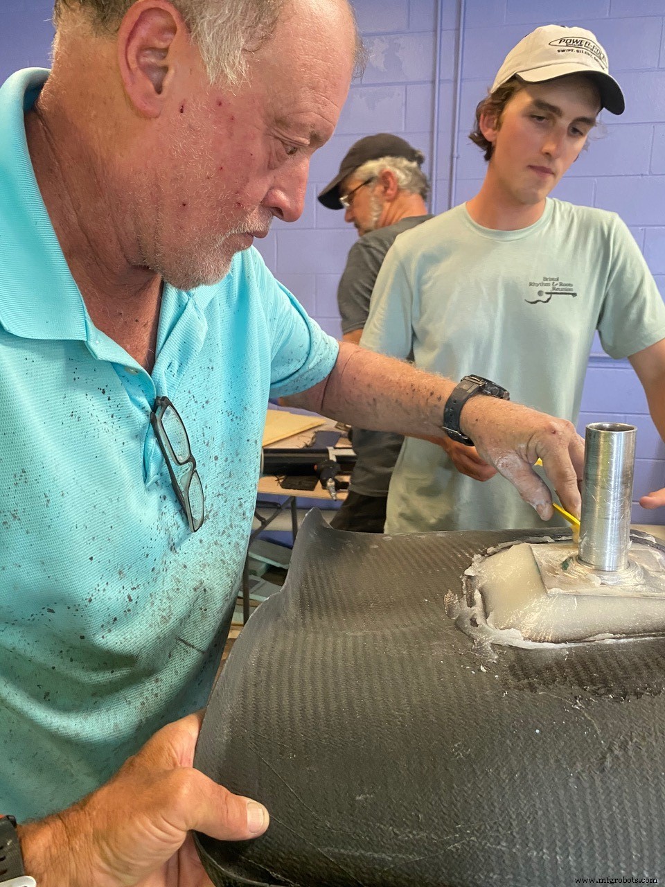 Crafting the Premier Stand‑Up Fishing Kayak: Light, Durable, Ready for the Water