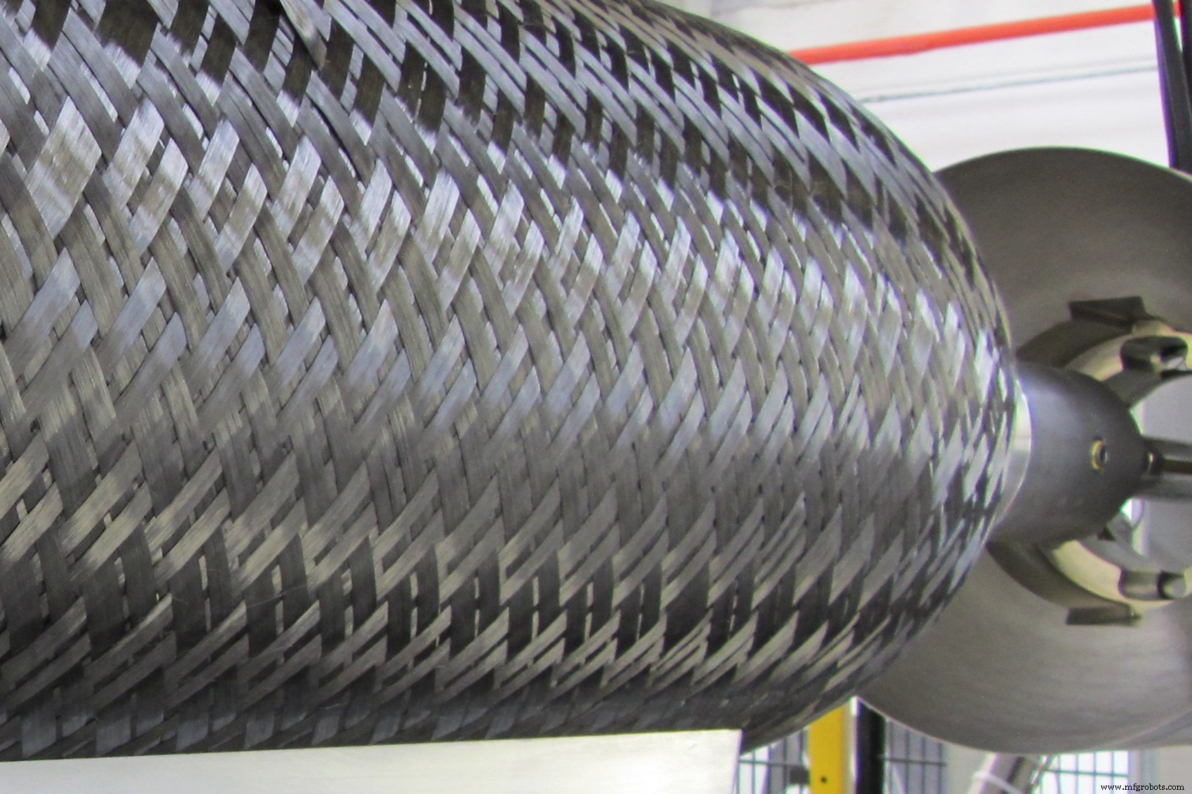BBG Introduces Self-Closing HP-RTM Molds for Efficient CFRP Hydrogen Tank Manufacturing