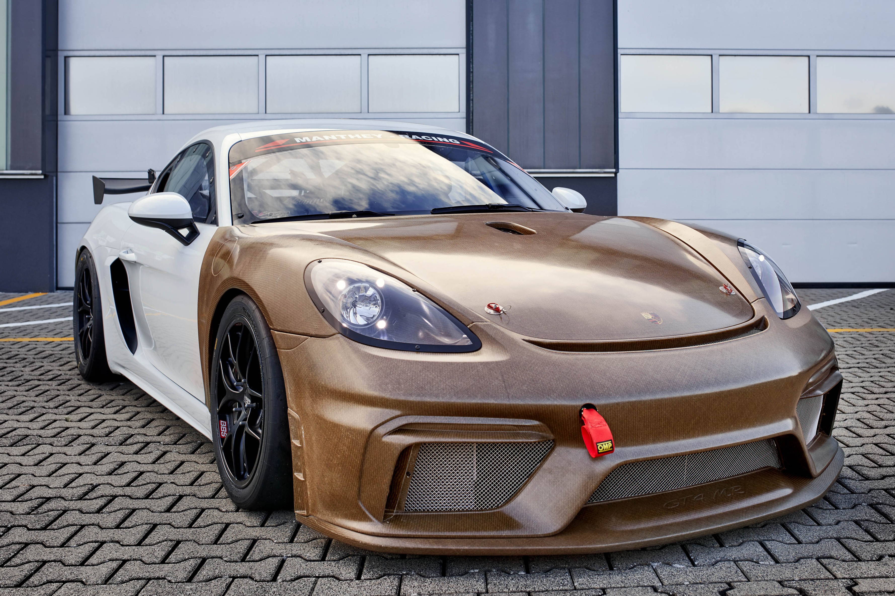 Porsche & Bcomp Unveil Eco‑Friendly Composite Bodywork for Cayman 718 GT4 CS MR