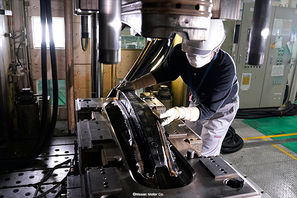 ESI Group Accelerates Nissan’s Carbon Fiber Parts Production with C‑RTM Technology