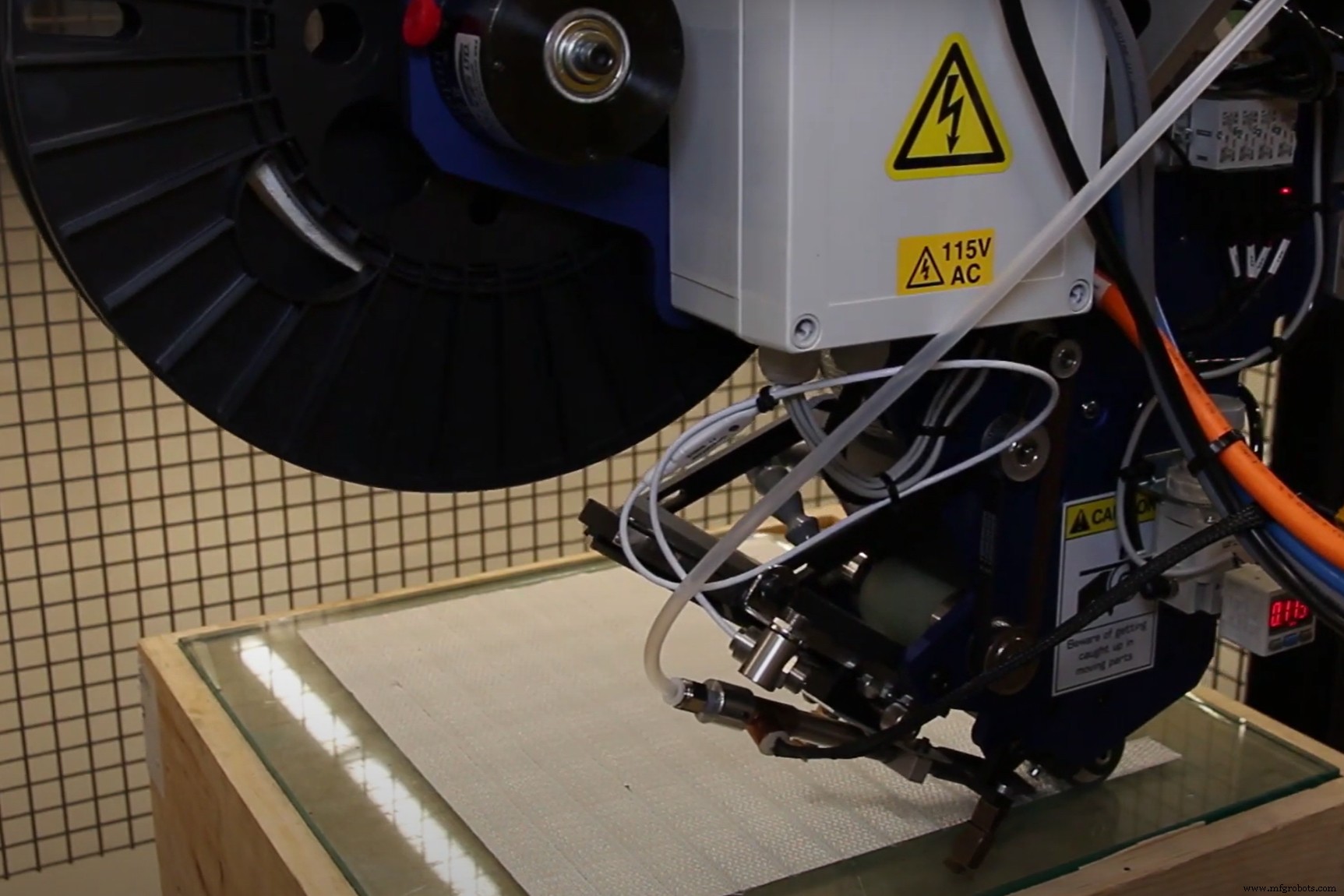 Effman Introduces AFP-XS: First North American AFP Cell on a FANUC Robot, Empowering SMEs