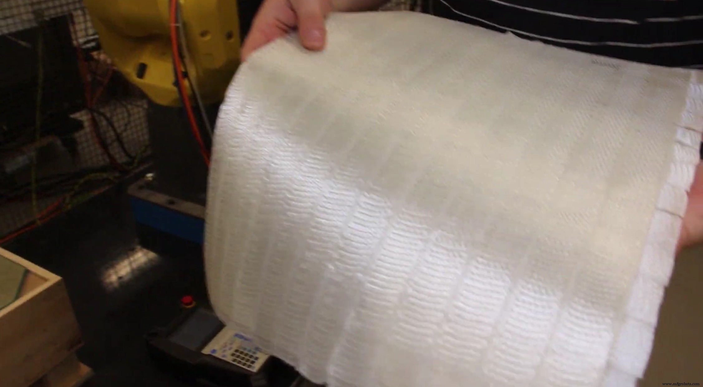 Effman Introduces AFP-XS: First North American AFP Cell on a FANUC Robot, Empowering SMEs