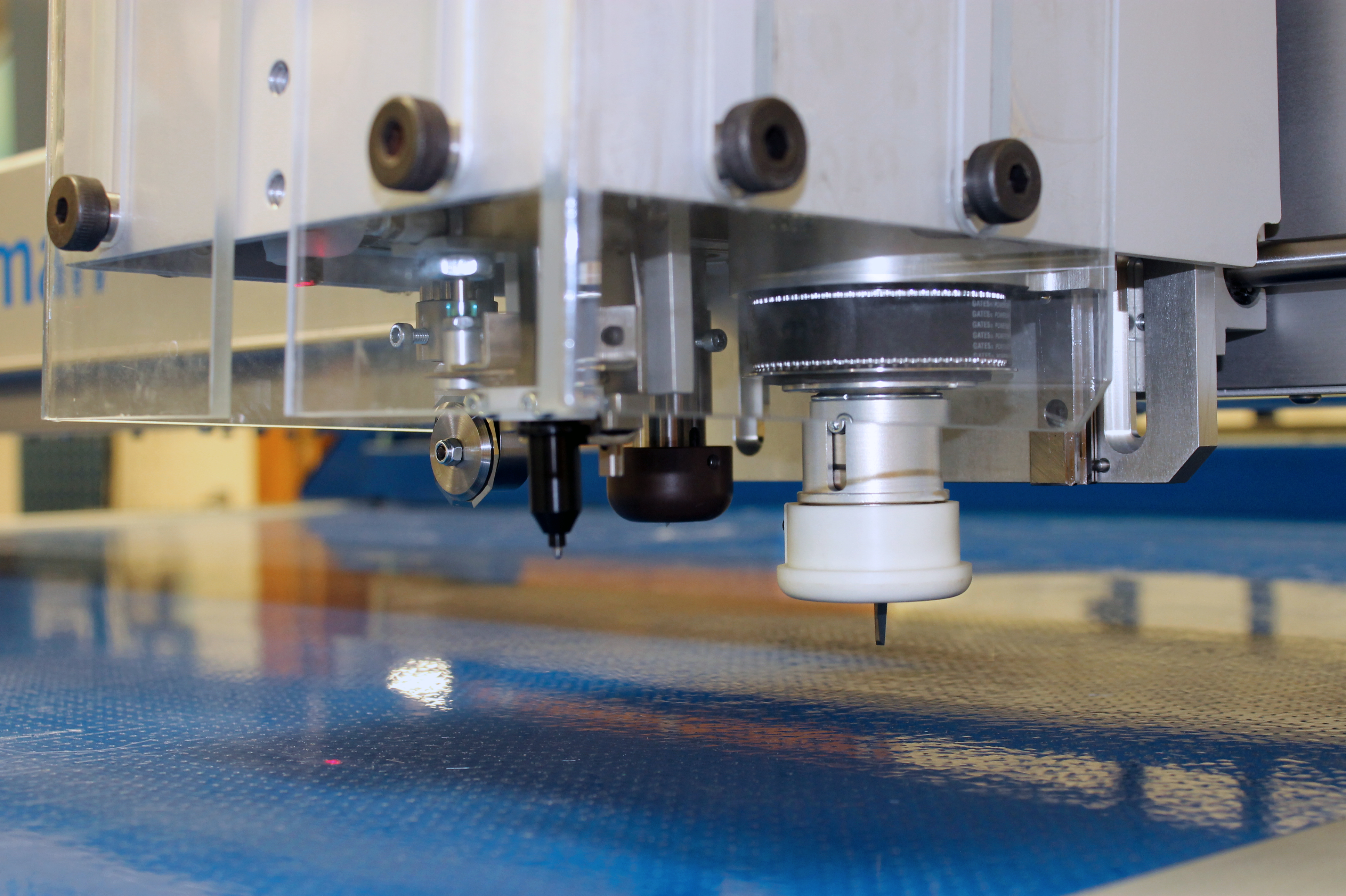 Eastman Machine Showcases Compact Eagle-C125 Conveyor Cutting System at CAMX 2021