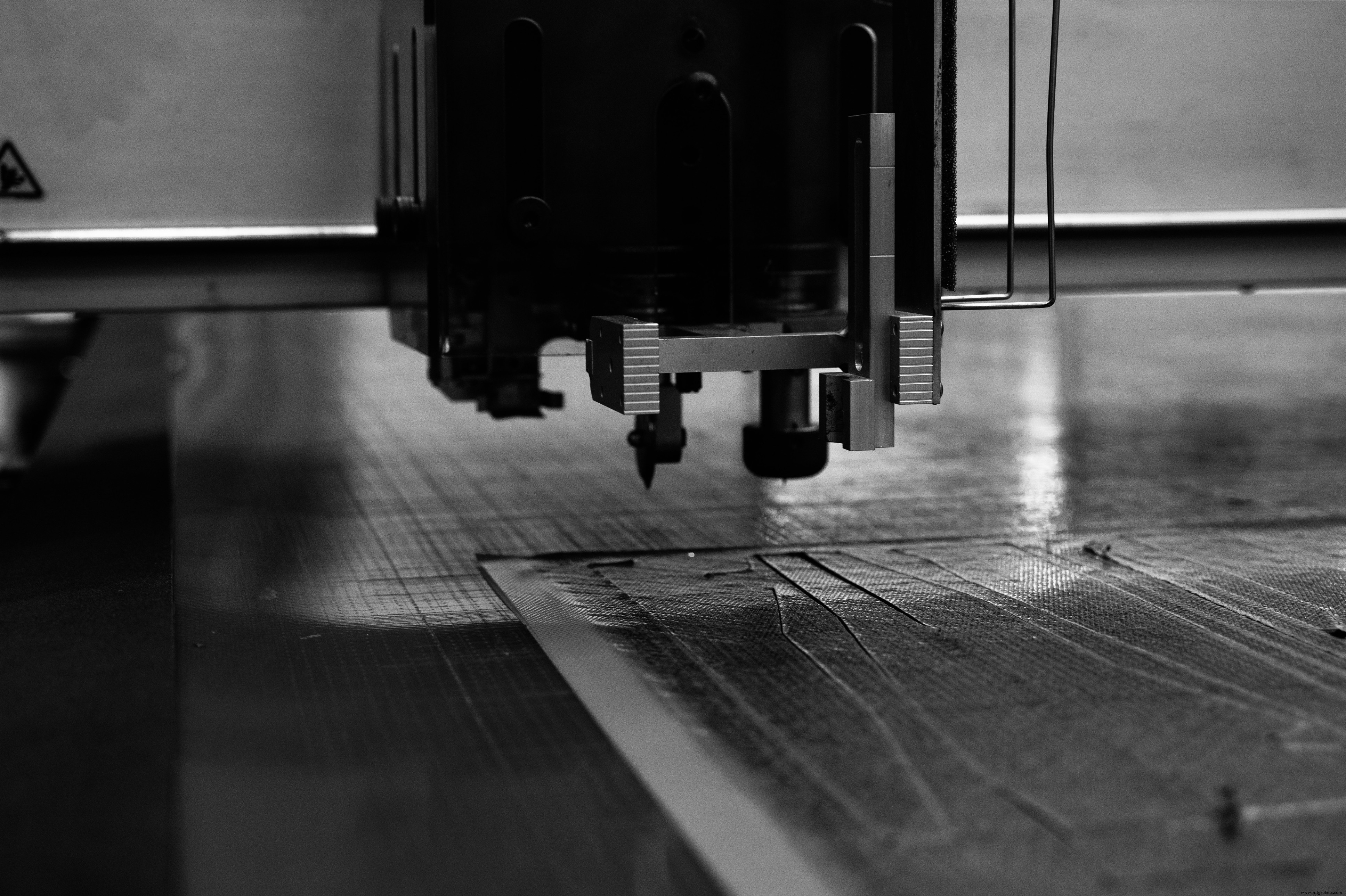 Kamm Projects Launches Next-Gen Vekta Carbon Fiber Aero-Road Bike