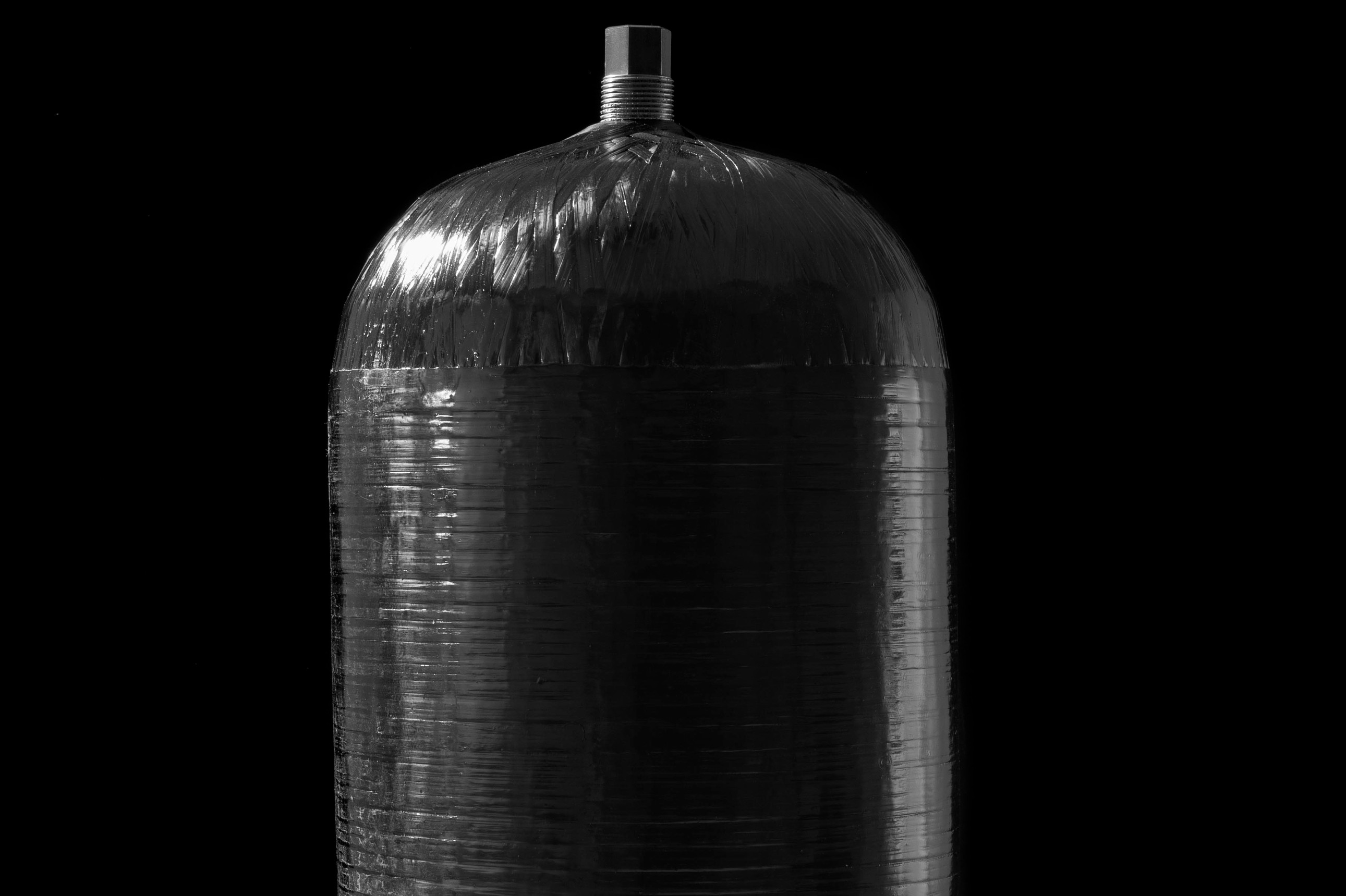 Space Walker & ComRed Forge Advanced Composite Storage Vessels for Sustainable Space Transport