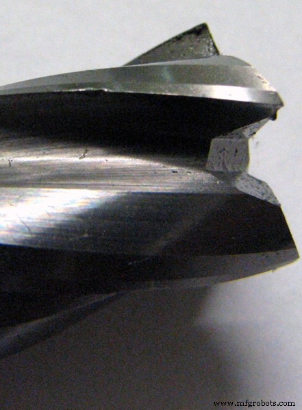 Expert Guide to End Mill & Milling Troubleshooting: Prevent Wear & Breakage