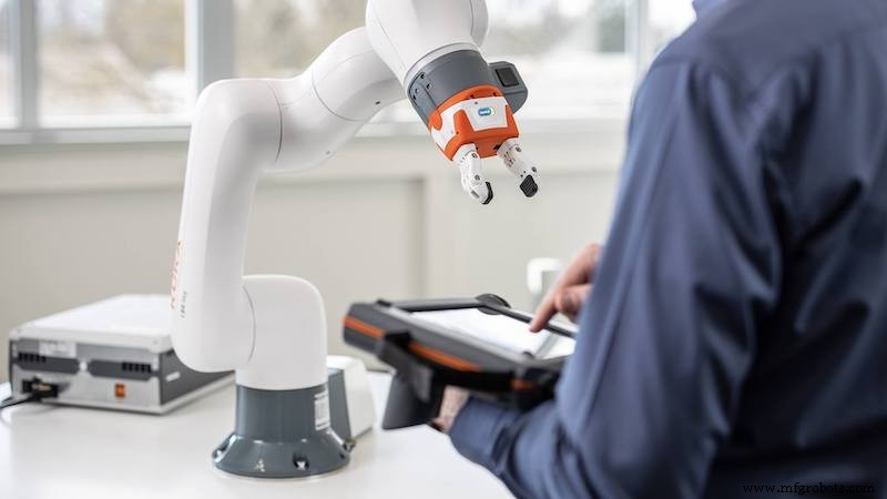 KUKA Launches iiQKA.OS – The Next-Gen Operating System Simplifying Industrial Robotics