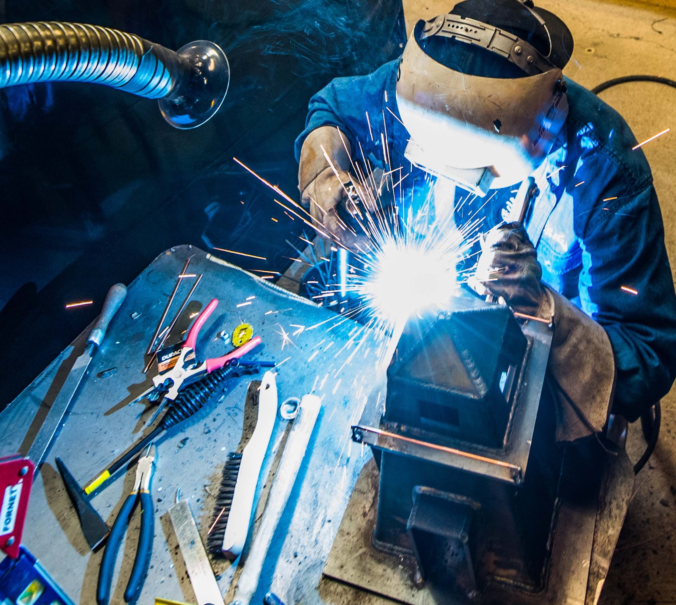 Proven Strategies to Attract Skilled Heavy Equipment Technicians in Construction & Mining