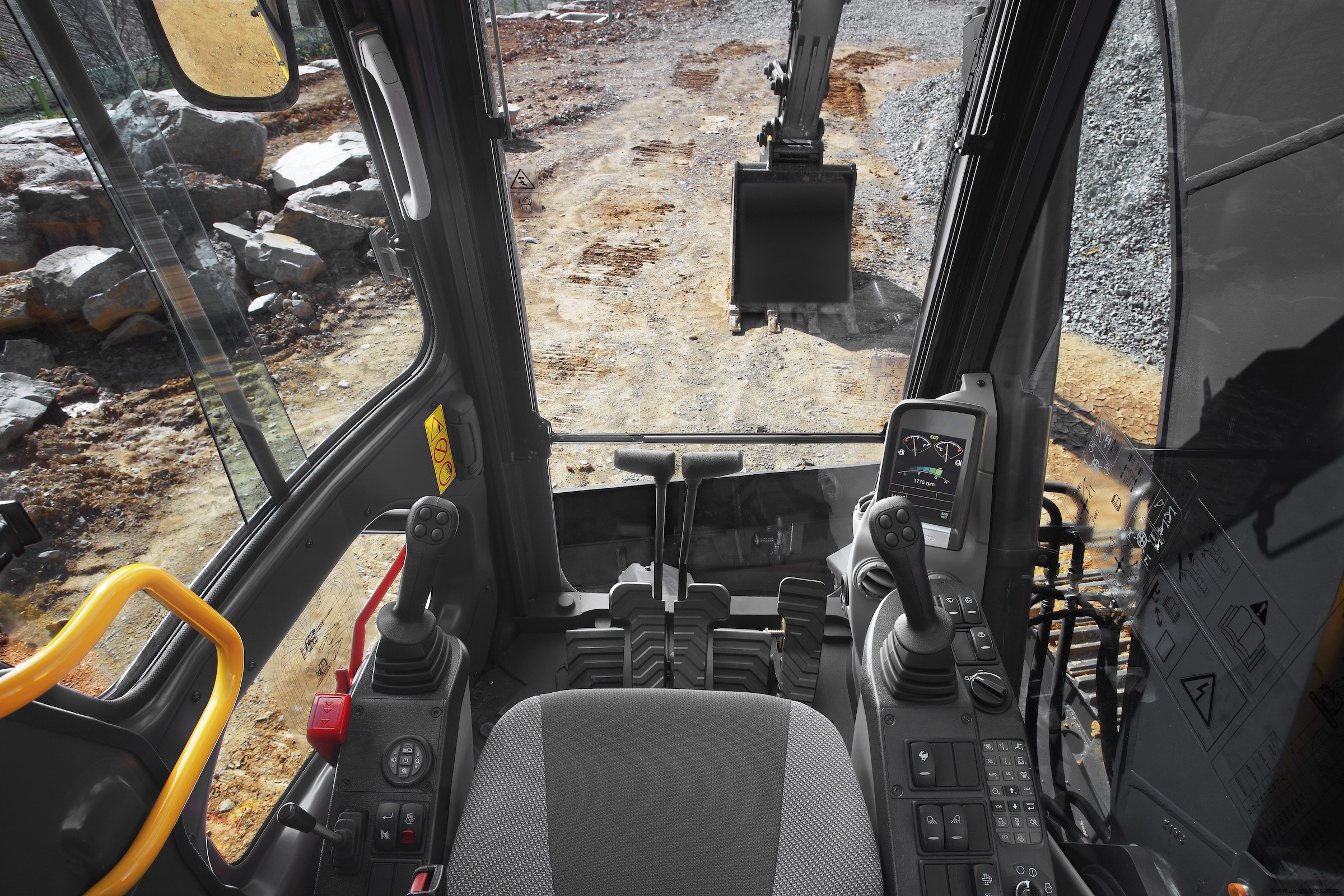 Purchasing an Excavator: 11 Essential Factors to Evaluate During a Demo