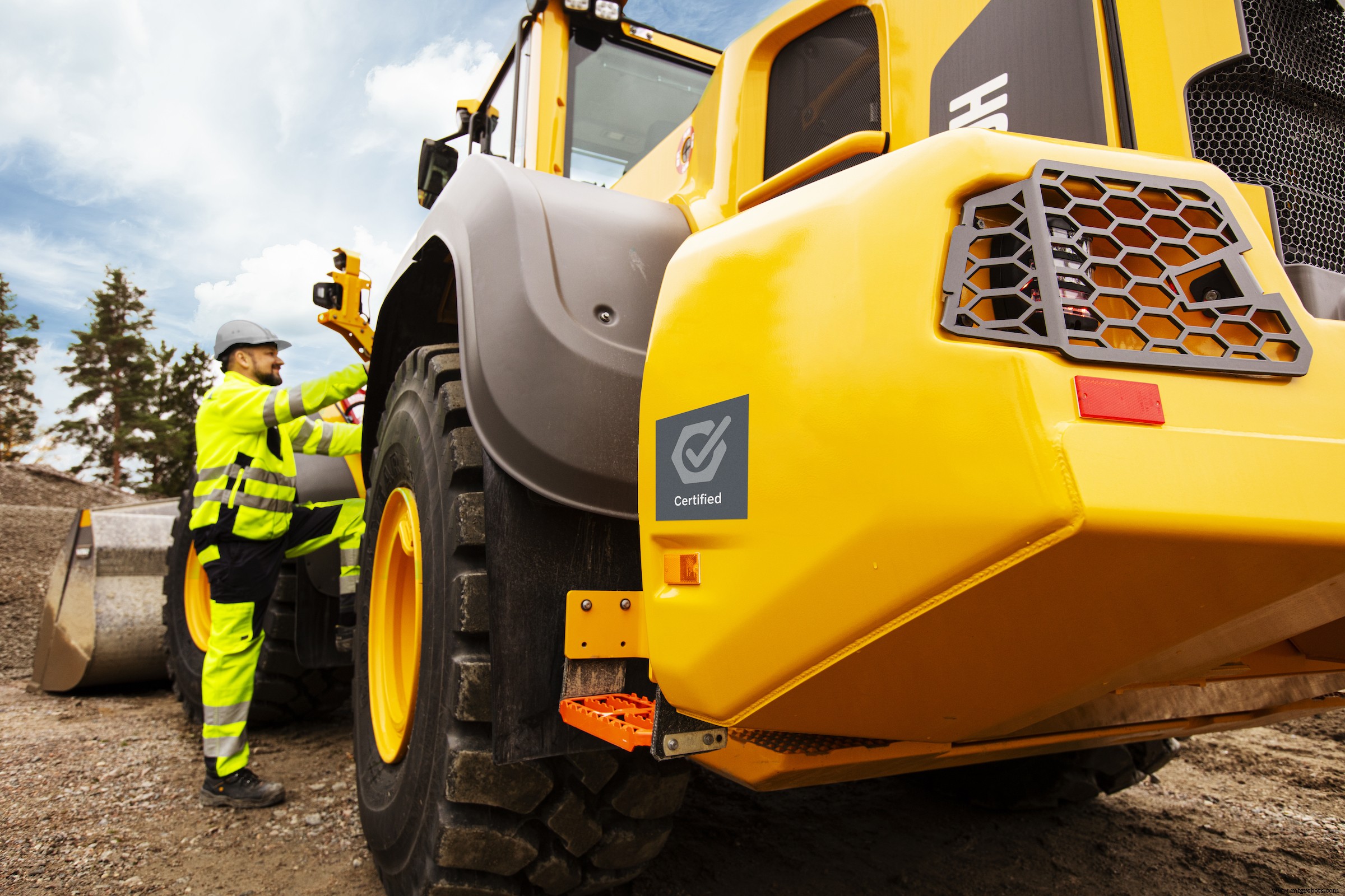 Reduce Total Costs of Used Construction & Heavy Equipment with Strategic Rebuild Options