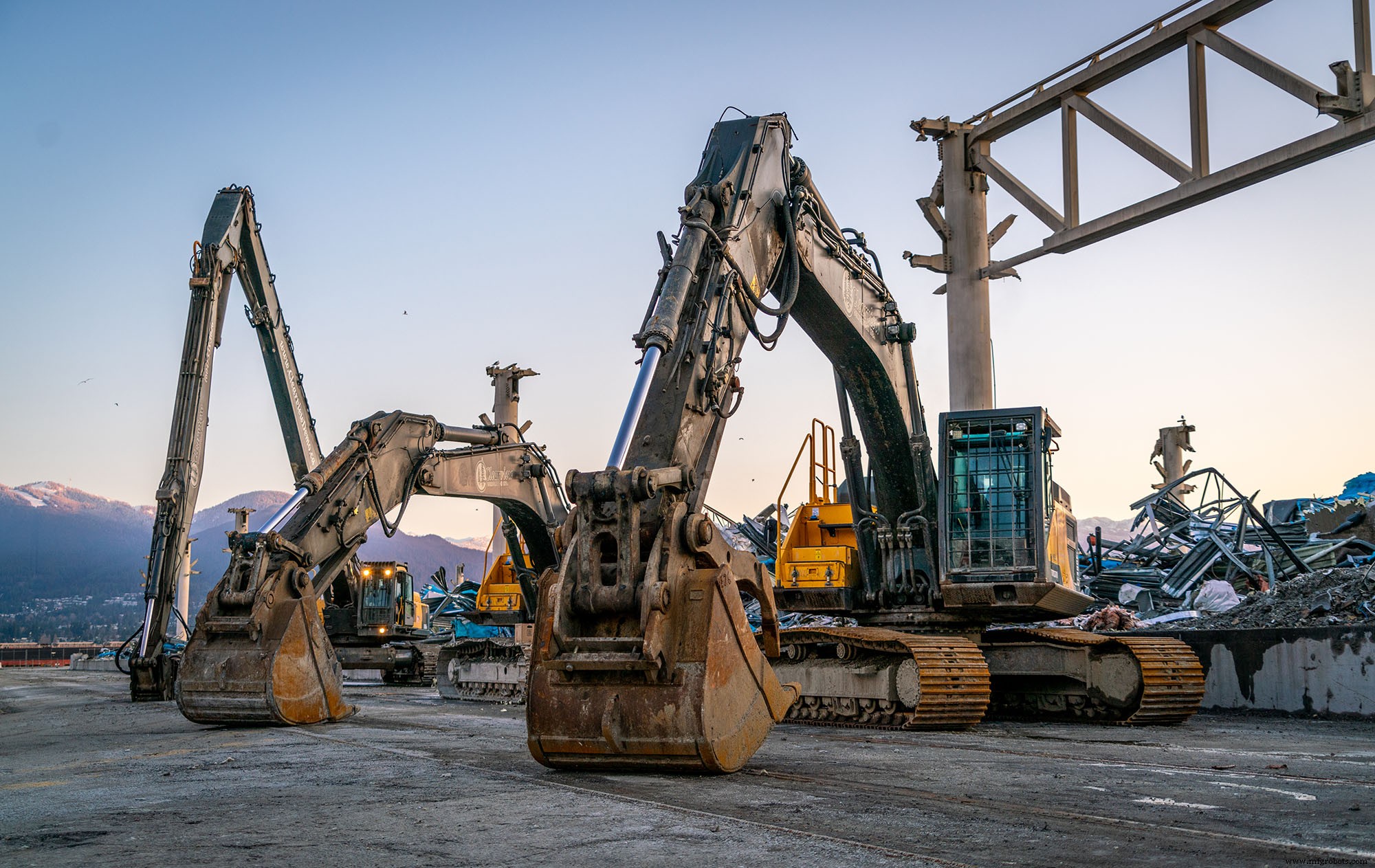 Maximize Profits with Demolition Excavators: Efficient Processing Strategies