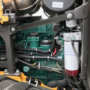 DIY vs Dealer: How to Decide on Construction Equipment Repairs