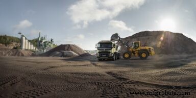 Maximize Wheel Loader Efficiency with Volvo Load Assist: Operator Coaching Insights