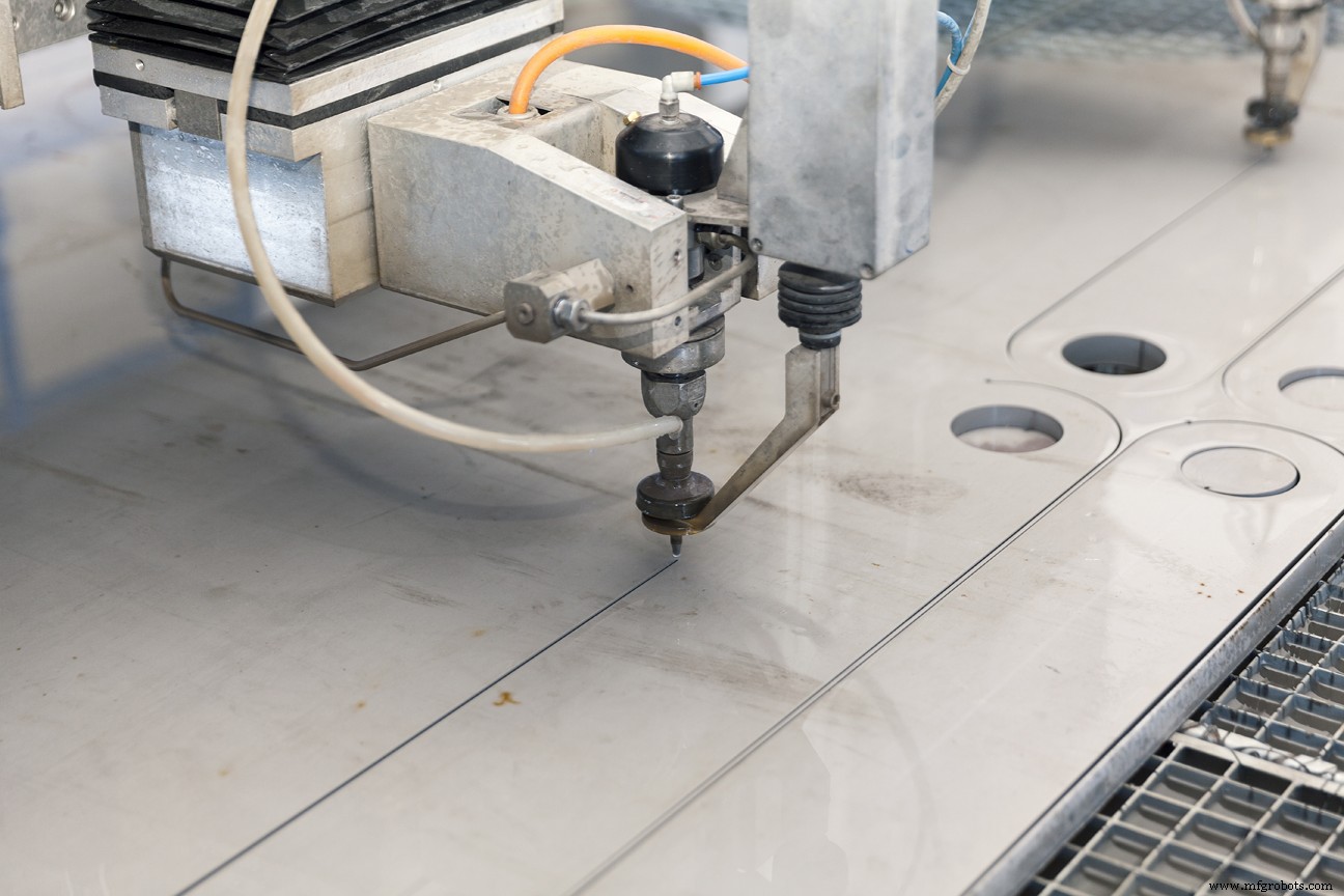 Waterjet vs. Laser Cutting: Selecting the Ideal Metal Cutting Technique