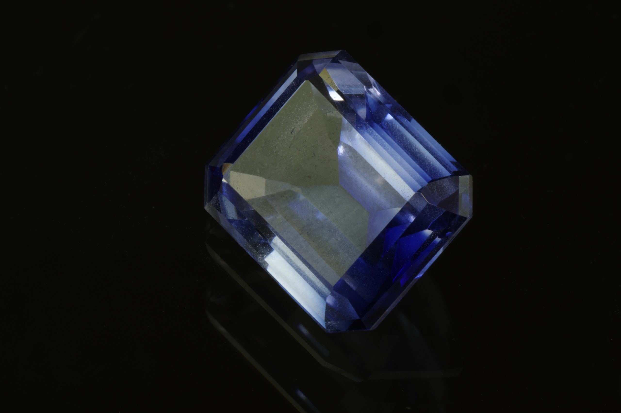 Top 10 Essential Uses of Alumina Powder in Industry