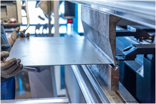 Top Factors to Evaluate When Selecting Reliable CNC Machining Services