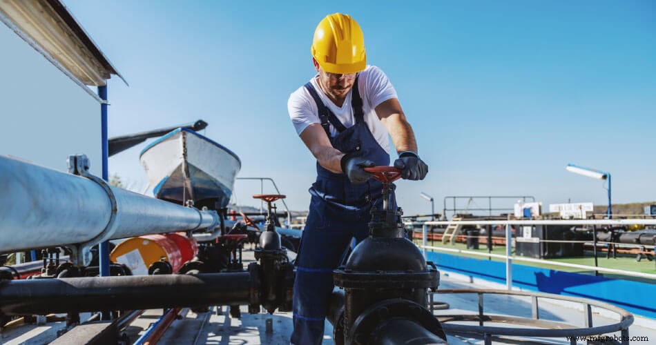 Enhancing Refinery Operations with IoT Monitoring Solutions