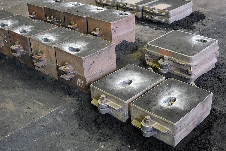 Post-Mold Processing: Shakeout, Cleaning, and Machining of Metal Castings