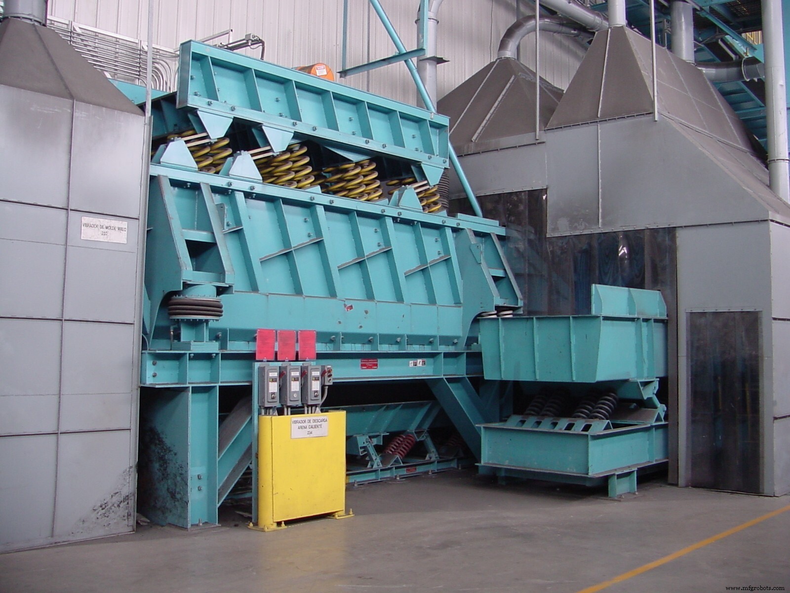 Enhance Foundry Efficiency with Two‑Mass Conveying Shakeouts