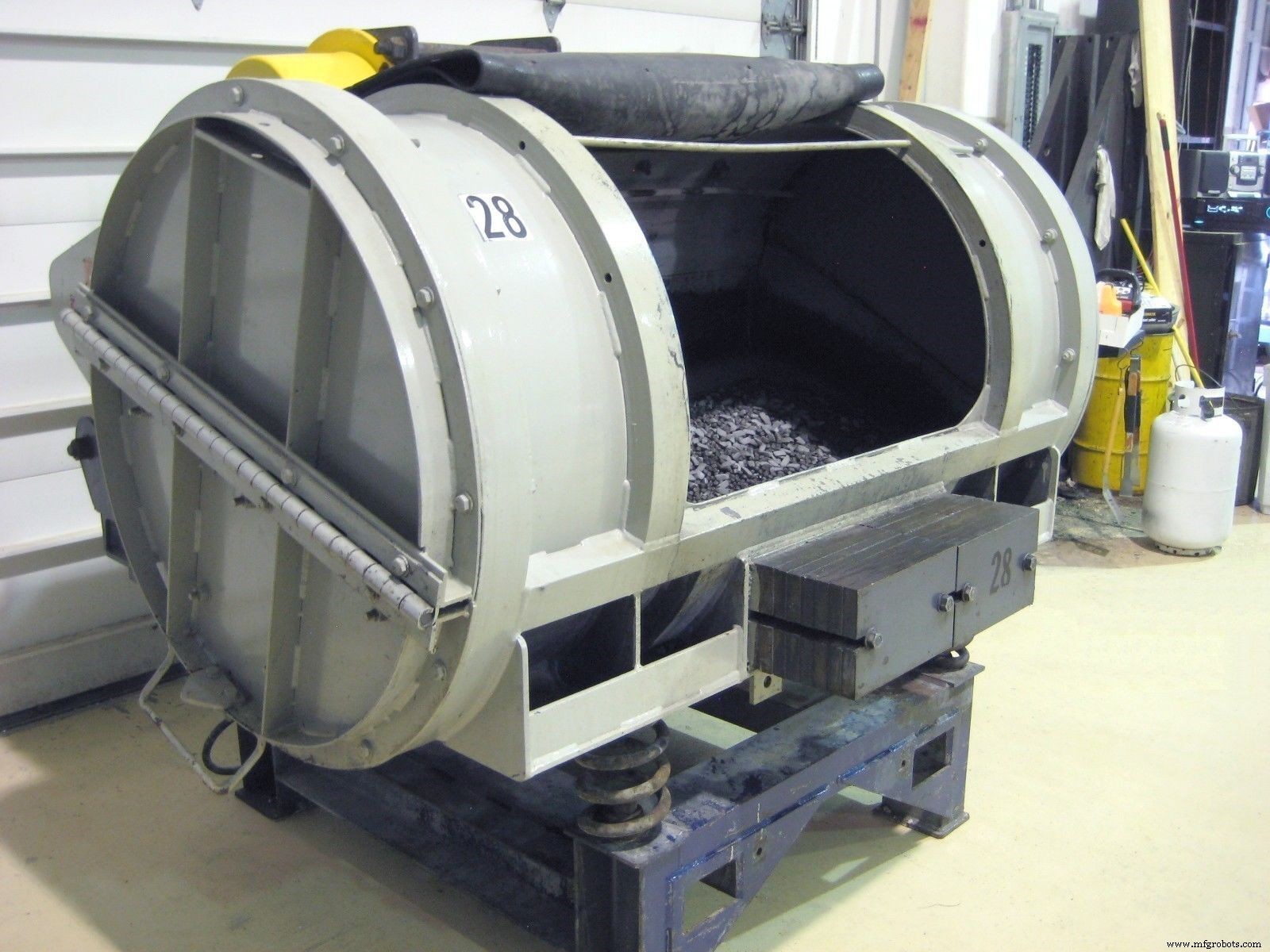 VIBRA-CLEAN™ Vibratory Media Drum – High-Volume Mass Finishing & Casting Cleaning Solution