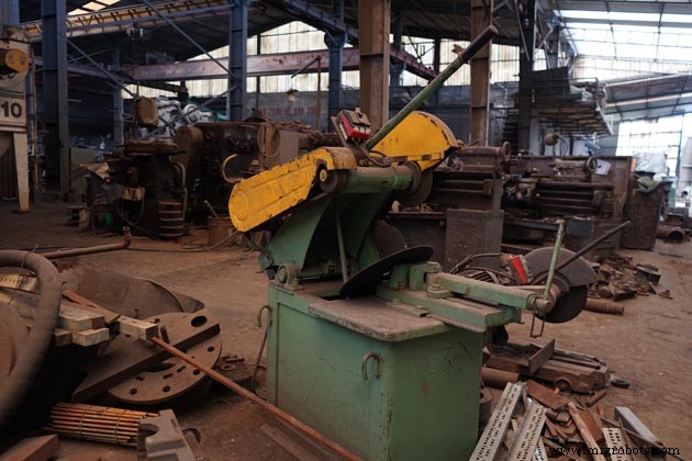 How a Metal Foundry Turns Molten Metal into Everyday Products