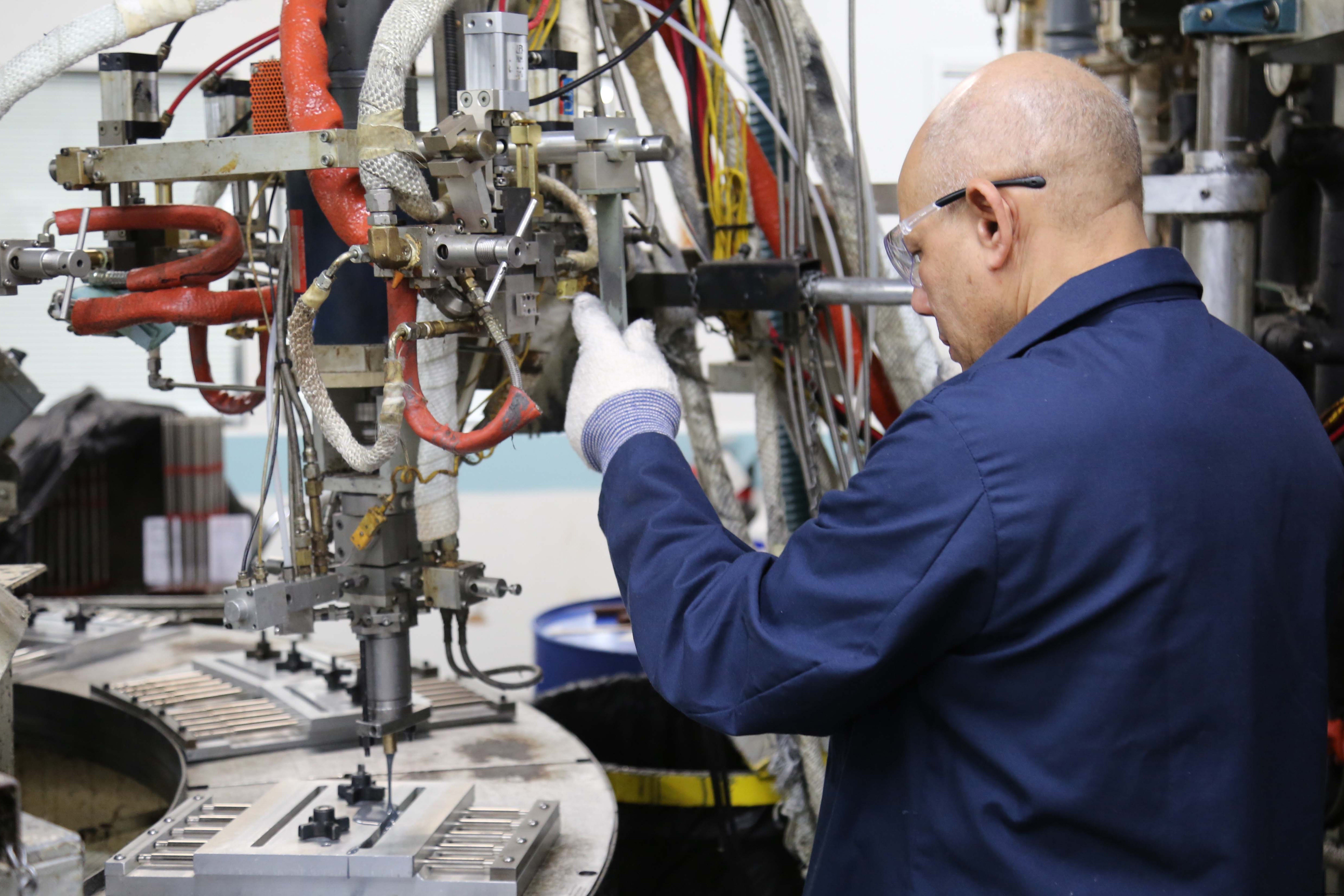 Injection Molding vs Casting: Choosing the Right Process for Your Product