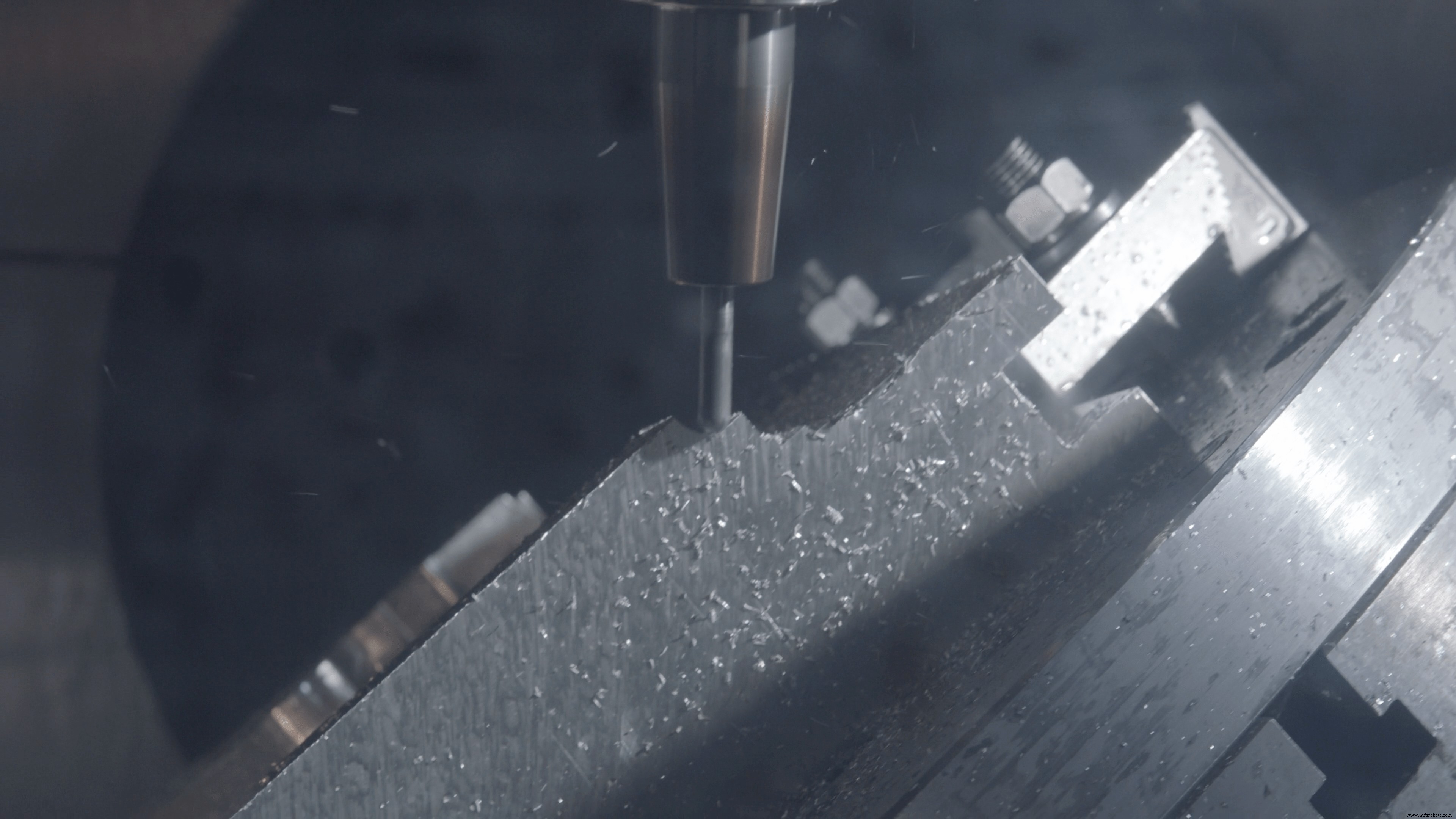 Choosing the Right 5‑Axis CNC Mill for Mold Production