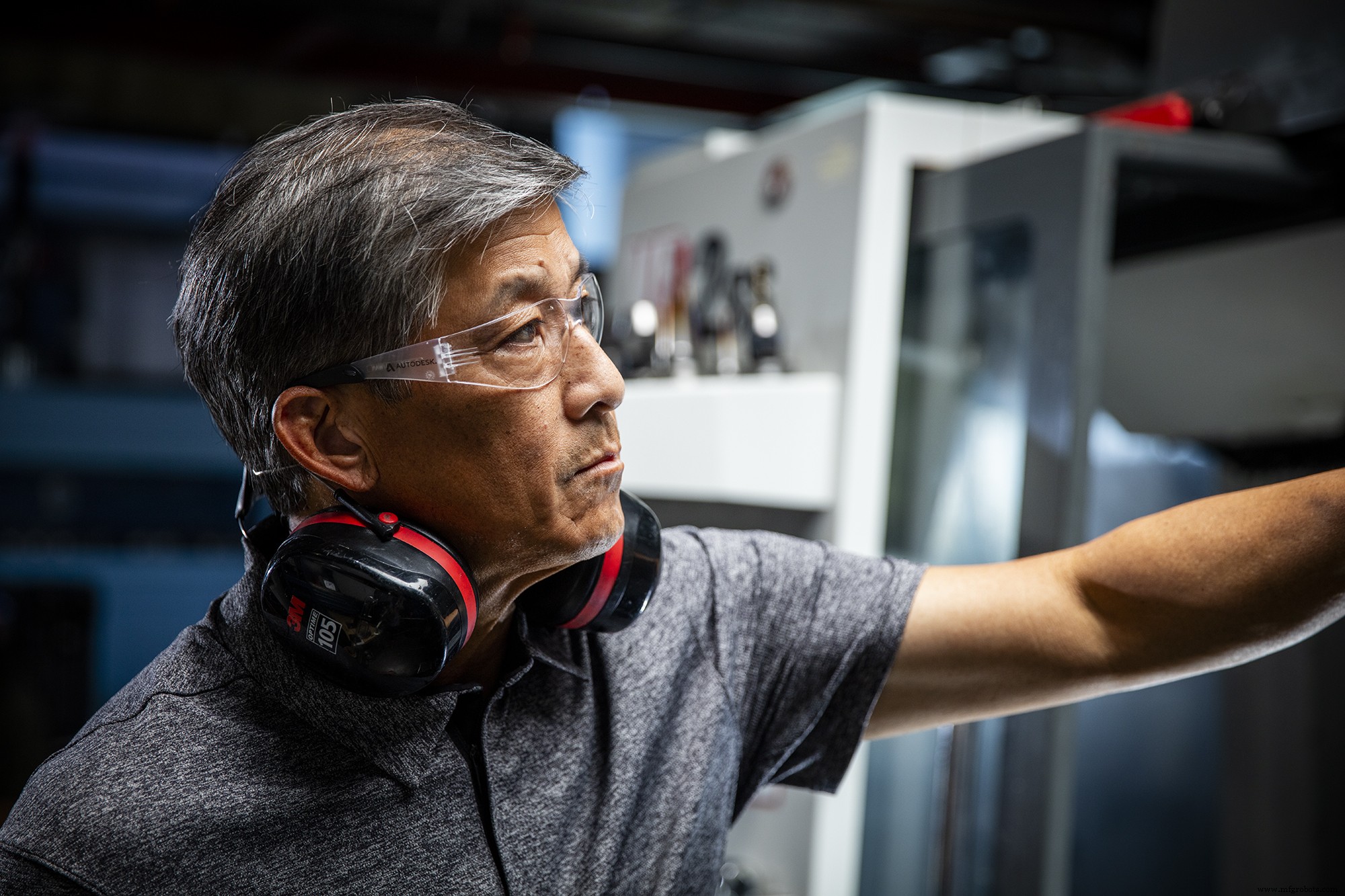 Boost Efficiency: Transition from EDM to CNC Milling for Mold Tooling