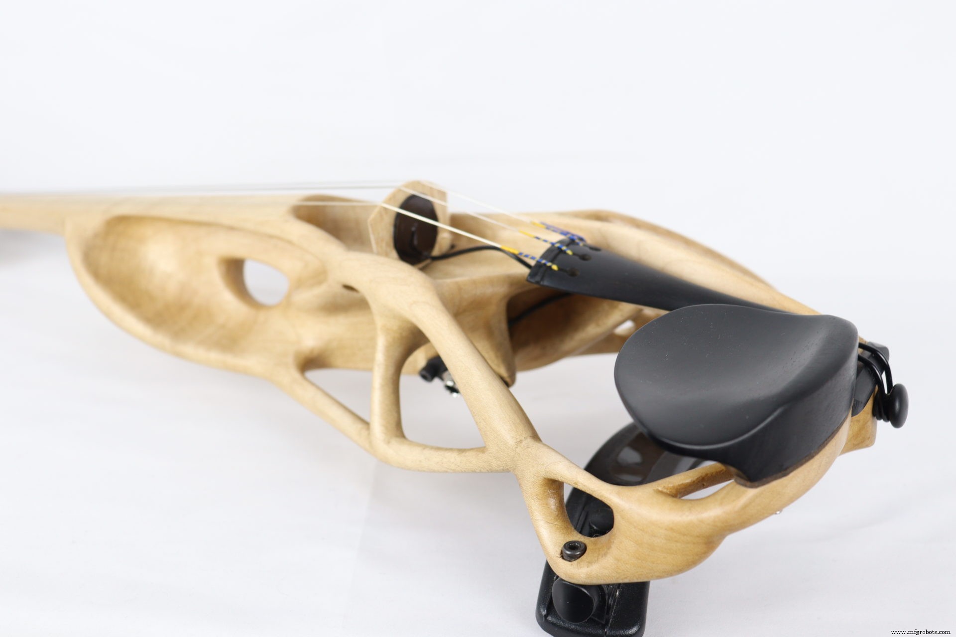 How Generative Design Meets Traditional Craftsmanship in the New GD Electric Violin
