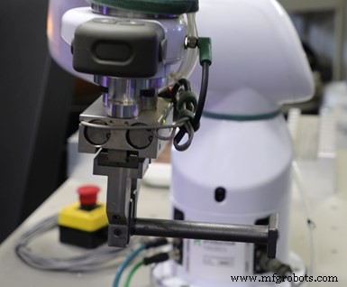 Boosting Job Shop Efficiency with a Compact Cobot Arm