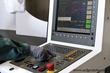 Six Key Moments to Add Clear Messages in CNC Programs