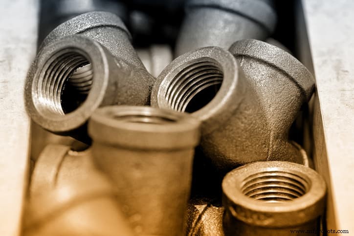 Cast Iron vs. Steel: Key Differences, Advantages, and Disadvantages for Manufacturers