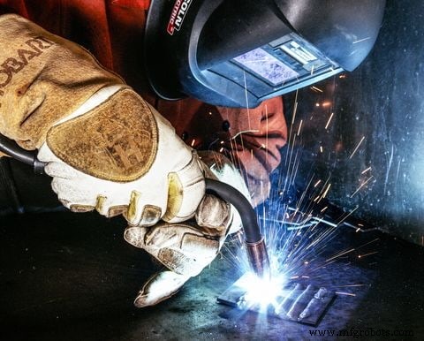 Riveting vs Welding: Selecting the Best Sheet Metal Join for Strength & Longevity