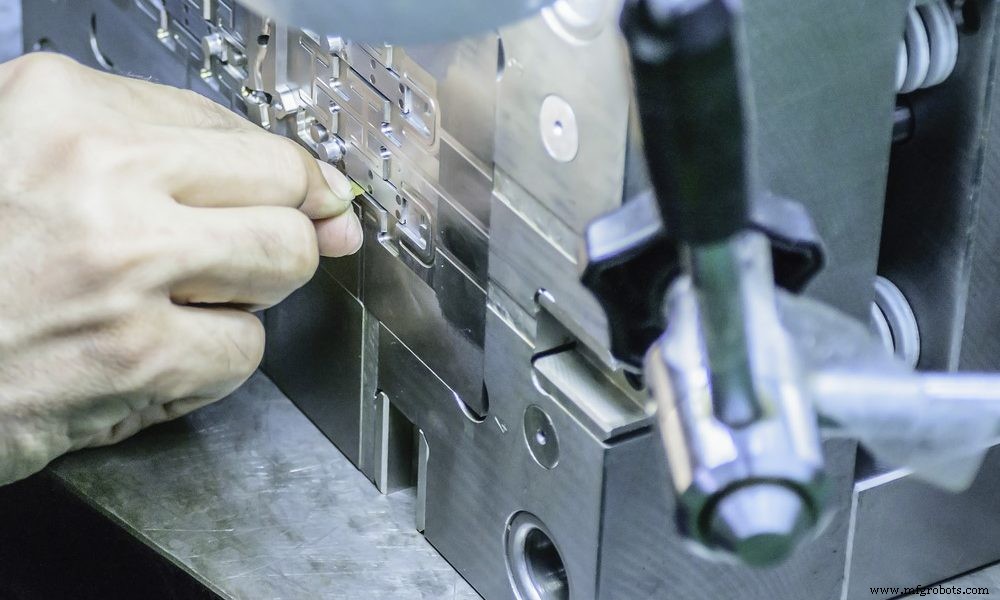 Mastering Plastic Injection Mold Polishing: Expert Techniques & Best Practices