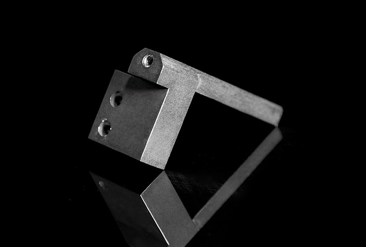 CNC Machining vs Additive Manufacturing: Choosing the Best for Metal Prototypes