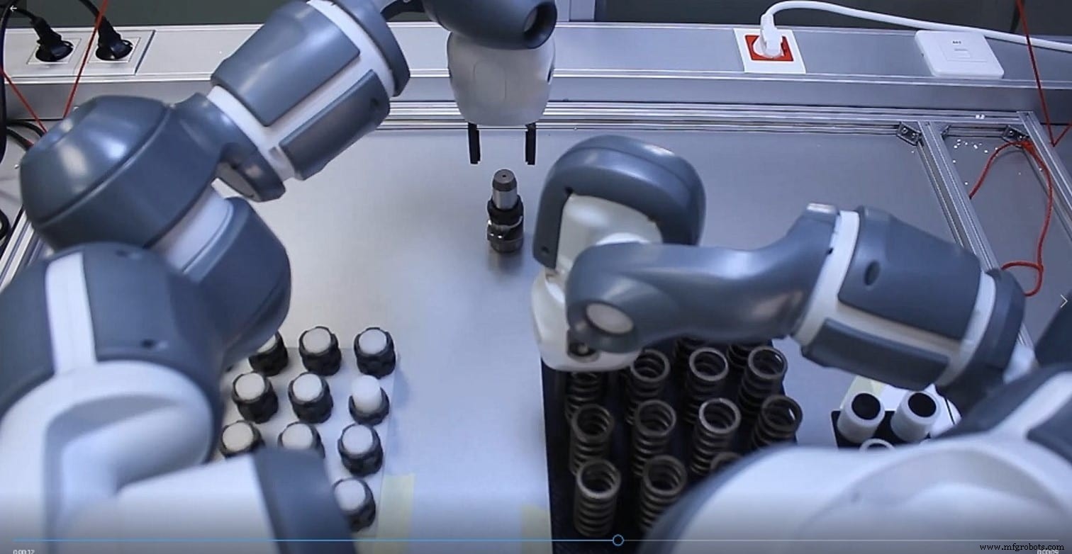 How Collaborative Robotics is Revolutionizing Industry: Benefits, Trends, and Key Applications