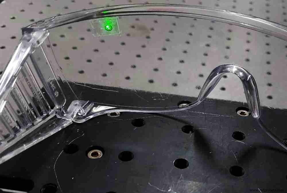 Tiny Wearable Gas Sensor Alerts Users to Toxic Gases via Holographic Display