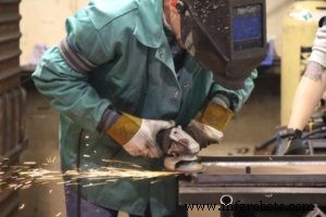Stitch Welding vs. Seam Welding: Which Method Suits Your Manufacturing Needs?