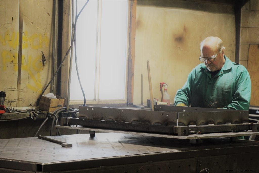 Why Cast‑Iron Platen Tables Are the Gold Standard for Welding