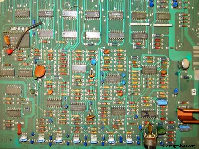 Clean PCBs: Expert Guide to Extending Lifespan and Reliability