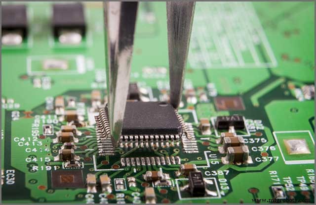 Expert Guide: 11 Proven Tips for Choosing Custom PCBs – 10 Years of Industry Insight