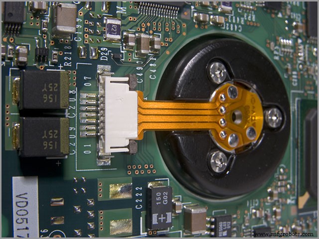 Choosing the Right Rigid-Flex PCB Manufacturer: A Comprehensive Guide
