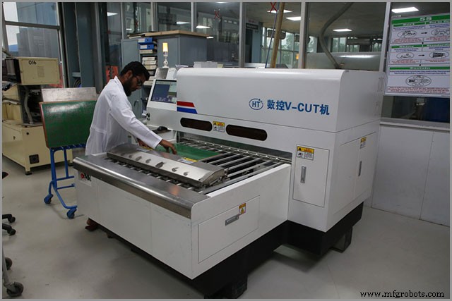 Choosing the Right Rigid-Flex PCB Manufacturer: A Comprehensive Guide