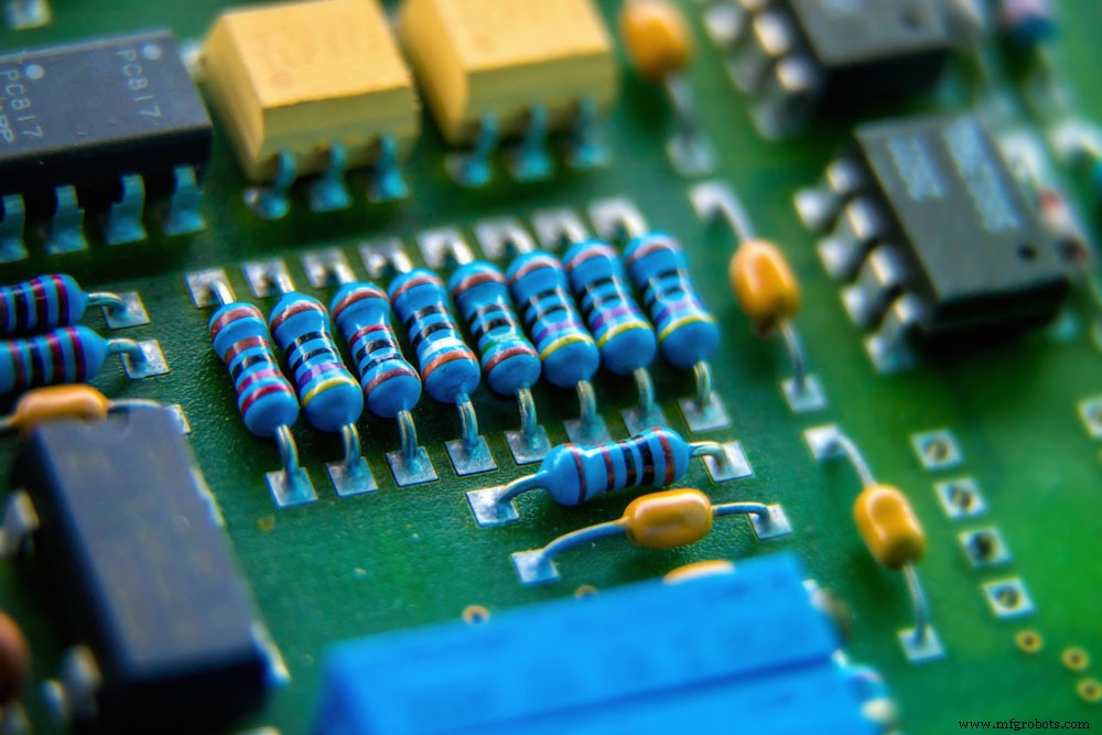 Transistor vs. Resistor: Key Differences Explained