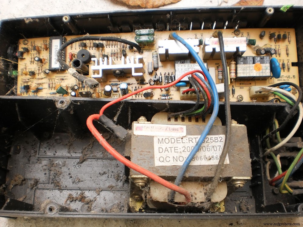 UPS Circuits Explained: A Complete Guide to Uninterruptible Power Supplies