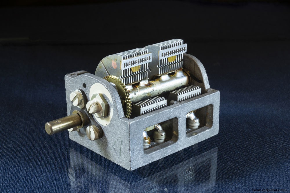 AM Loop Antenna Guide: Boost Signal Quality and Reduce Noise