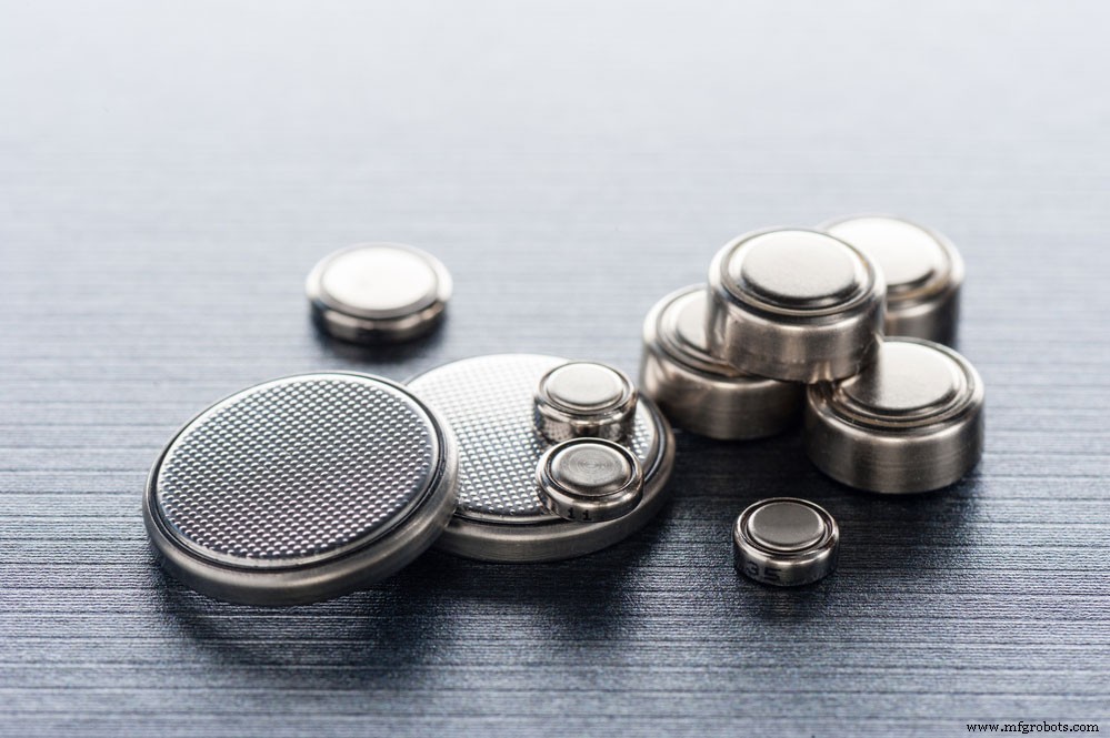 CR2025 vs CR2032: The Definitive Button Battery Comparison