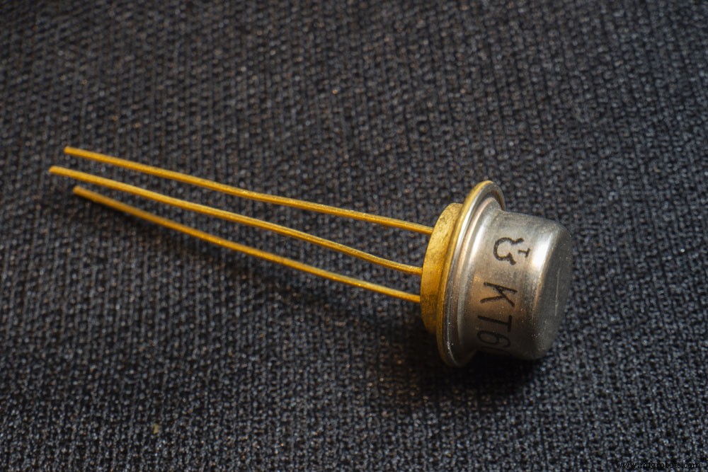 2SC2879 Transistor: Key Features, Pinout, and Applications Explained