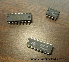 LM393 Comparator Overview: Pinout, Features, Applications & Operation